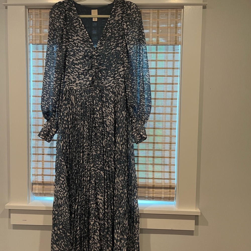 Elegant Black and White Women's Dress